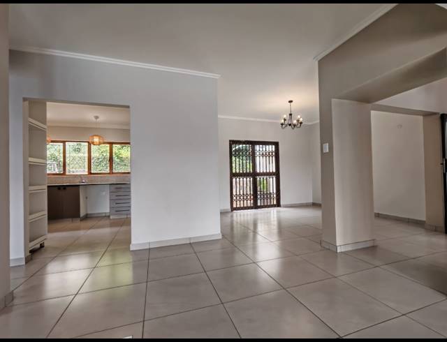 4 BEDROOM HOUSE FOR SALE IN BEREA WEST